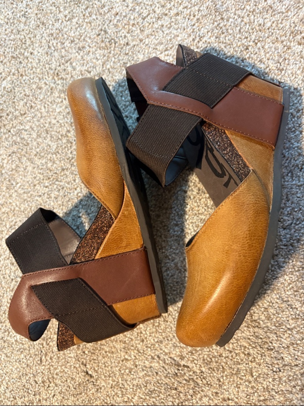 Women’s Tan Leather Slingback Flats with Elastic Strap - Picture 4 of 8